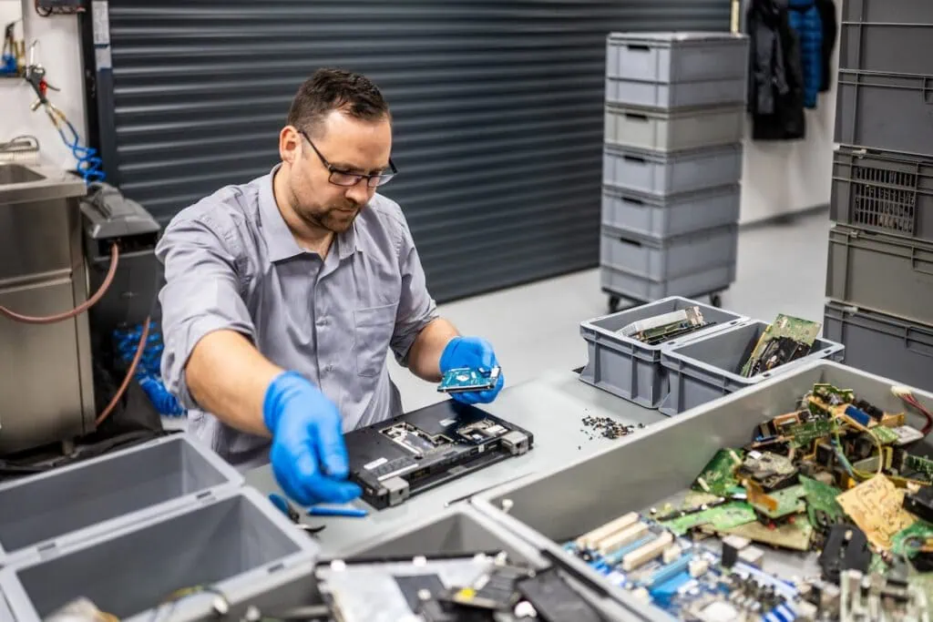 Electronic Asset Recycling Company Photo 2
